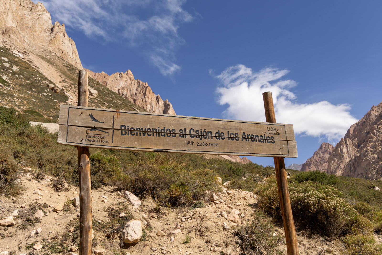 Cajón de los Arenales sign